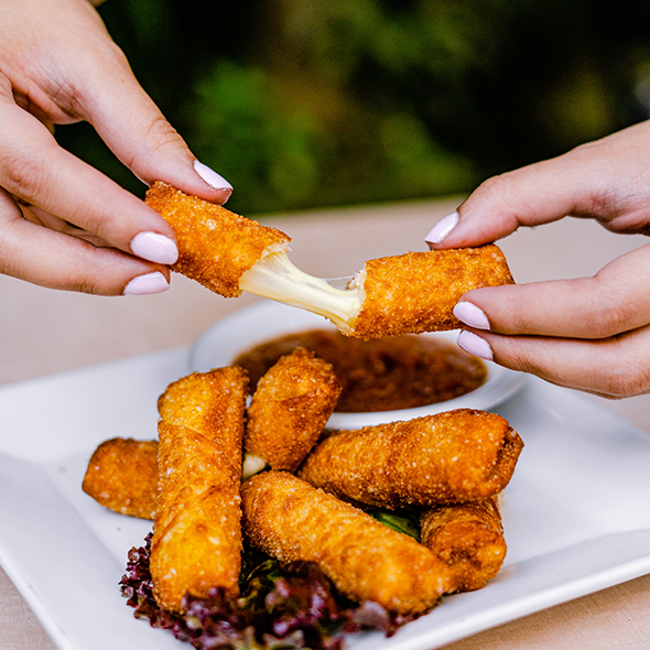 TAQUITOS DE MOZZARELLA Entradas Jakes